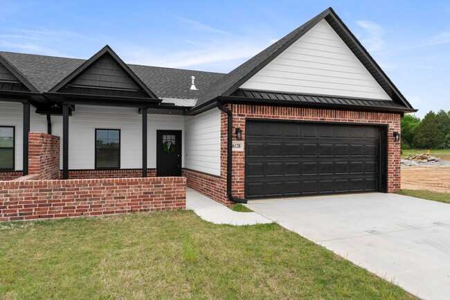 Building Photo - 8826 Cantera Dr