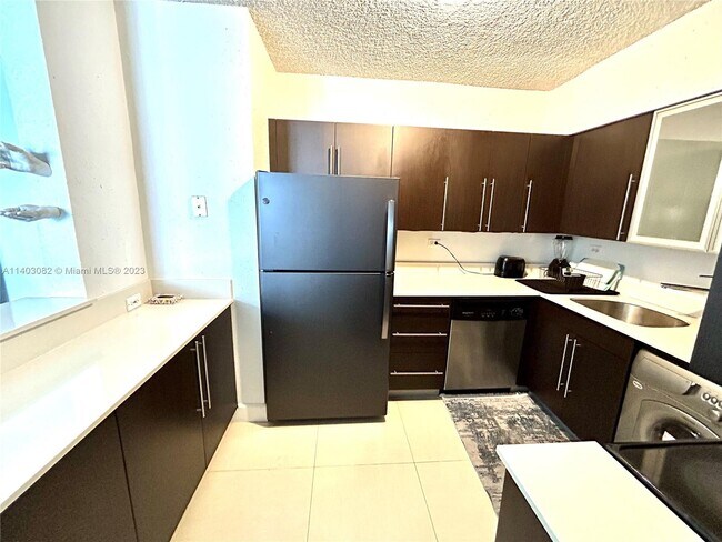 Foto del edificio - 1500 Bay Rd