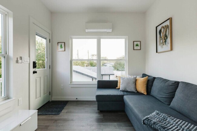 Foto del edificio - 4804 Filey Cove