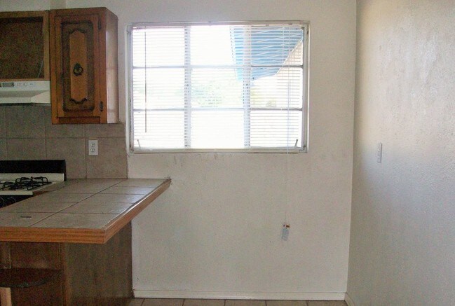 Foto del edificio - LOWER VALLEY: 3 BEDROOMS 2 BTH