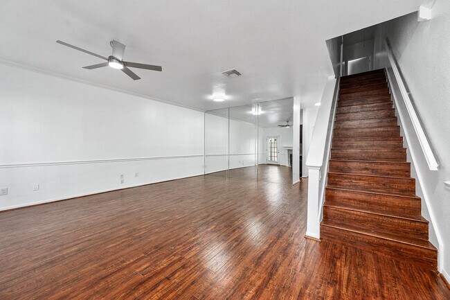 Building Photo - 6000 Reims Rd