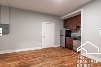 Building Photo - 4546 N Damen Ave