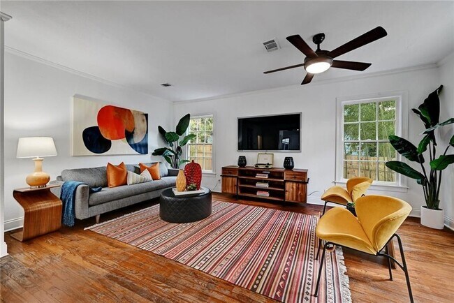 Foto del edificio - 3207 Breeze Terrace