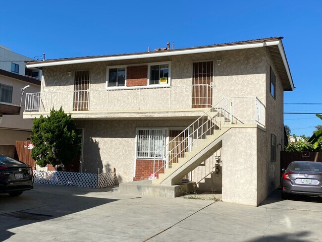 Apartamento superior n.º 3: derecha - 3744 Dufresne Ct