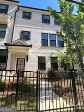 Building Photo - 2725 Harrison Dr