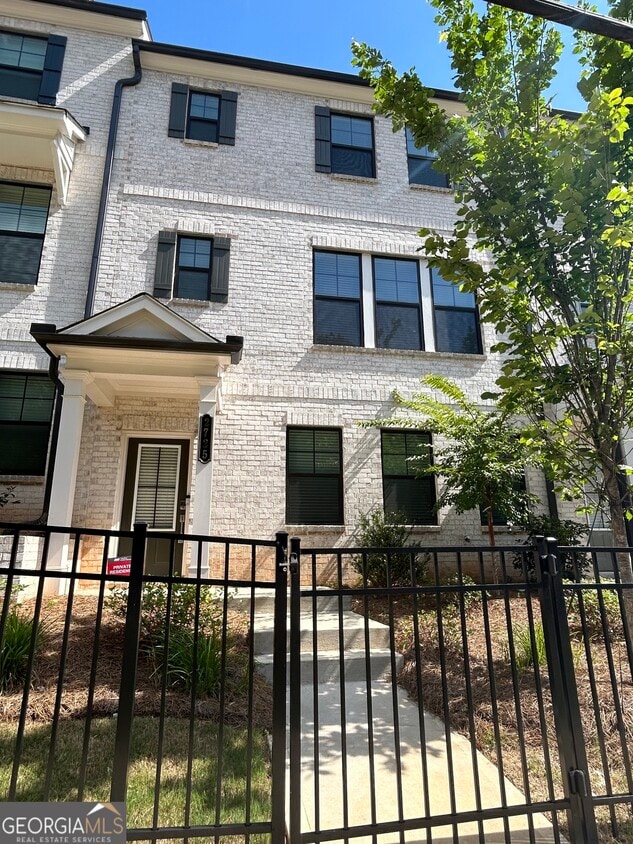 Primary Photo - 2725 Harrison Dr