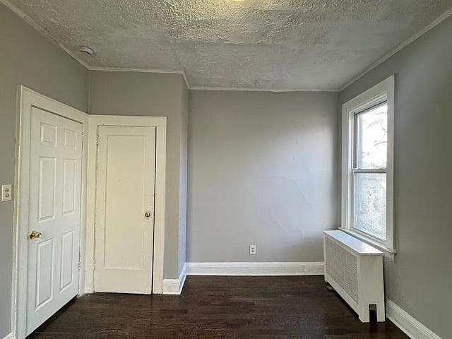 Building Photo - 416-418-418 Leslie St