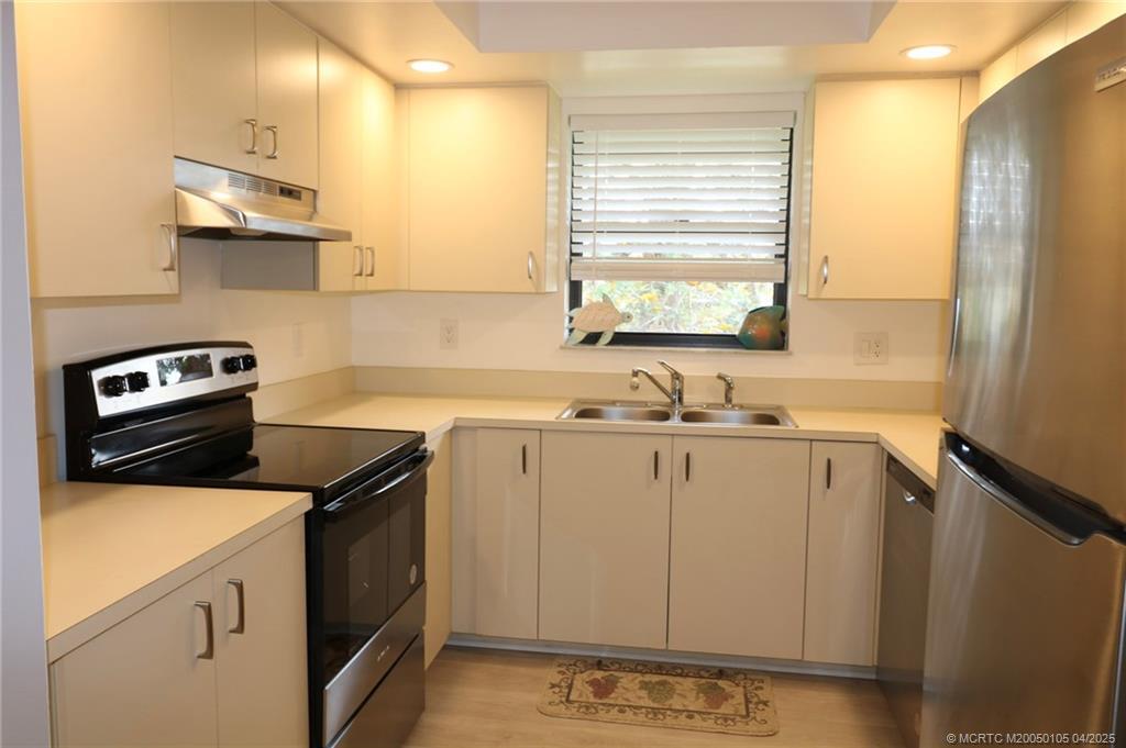 Foto principal - 301 SW South River Dr