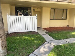 Building Photo - 2941 SW 87th Ave