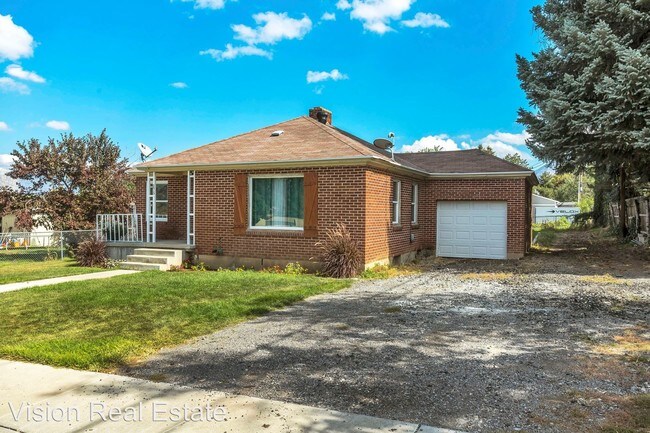 Building Photo - 2 br, 1 bath House - 175 S 400 E