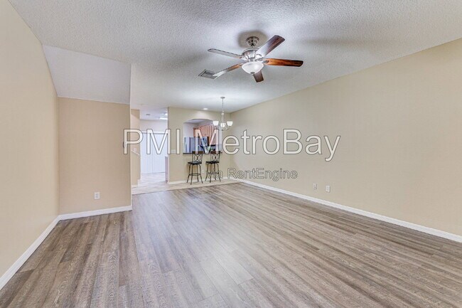 Building Photo - 15706 Fishhawk Falls Dr