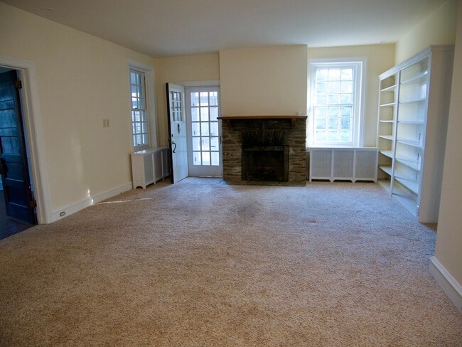 Great Room - 317 Waterloo Ave