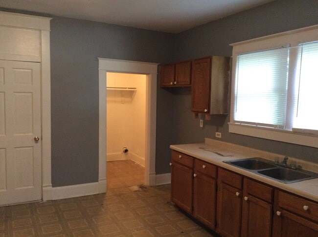 Building Photo - 3 BR near 38th & MLK