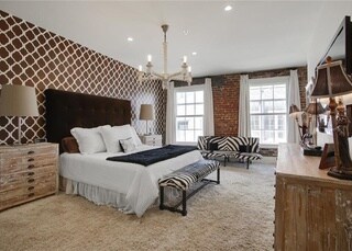 Foto principal - 215 N Peters St