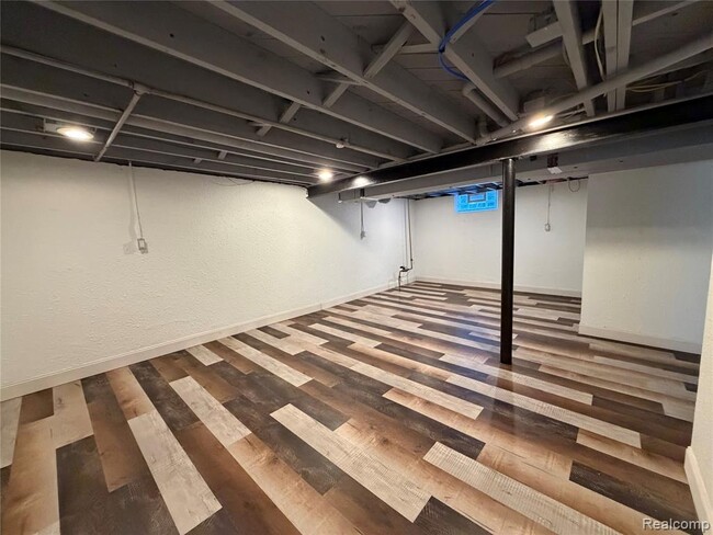 Building Photo - 1420 S Campbell Rd