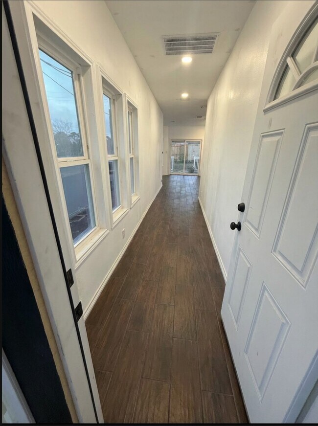 Foto del edificio - 5519 Osprey Dr