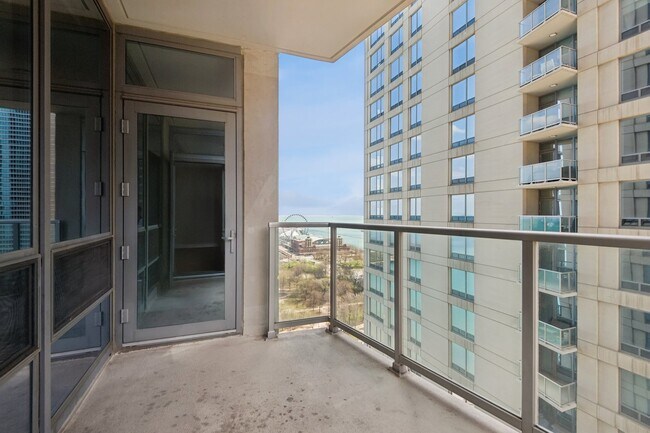 Foto del edificio - 600 N Lake Shore Dr