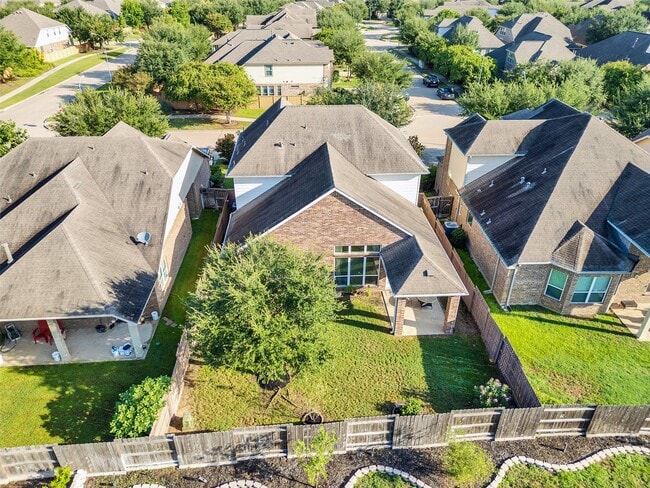 Building Photo - 28655 Maple Red Dr