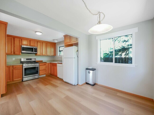 Foto del edificio - 2 Bed 1.5Bath Single-family House Availabl...