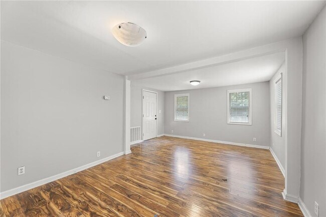 Foto del edificio - 2221 Paul Ave NW