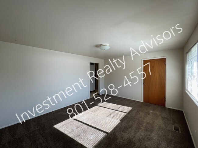 Building Photo - Two Bedroom in South Salt Lake!