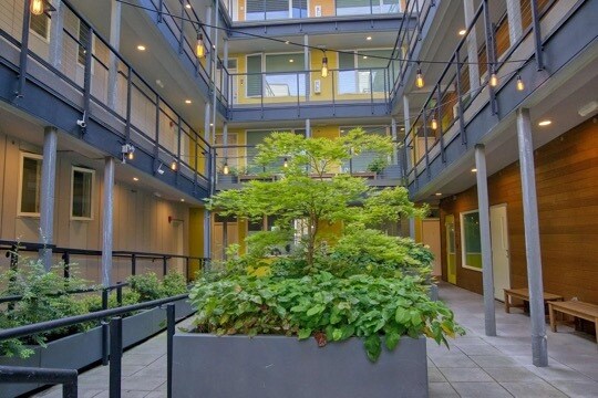 Foto del edificio - 121 12th Ave E