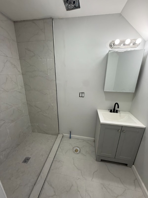 Building Photo - 729 S 10th St