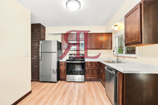 Building Photo - 4176 Beechgrove Dr