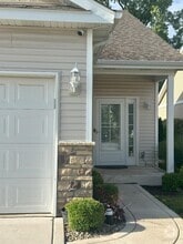 Building Photo - 107 Summertree Dr