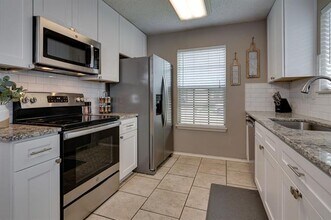 Building Photo - 6713 Windwillow Dr