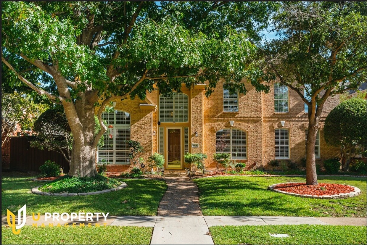 Dont Miss this pretty home in Plano! - Dont Miss this pretty home in Plano!