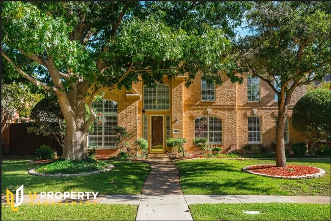 Dont Miss this pretty home in Plano! - Dont Miss this pretty home in Plano!