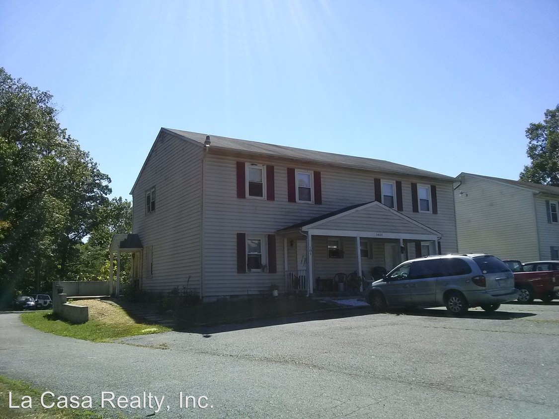 Primary Photo - 1401 Fox Chase