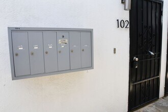 Building Photo - 994 Valencia St