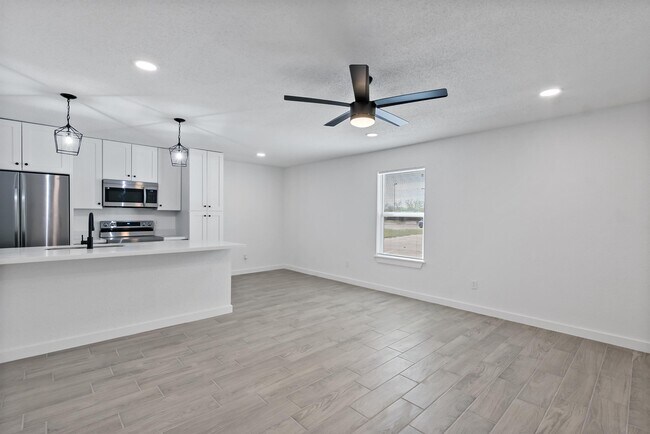 Building Photo - 1505 Alpine Cir
