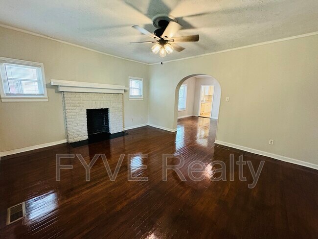 Building Photo - 2745 Tarleton Ave