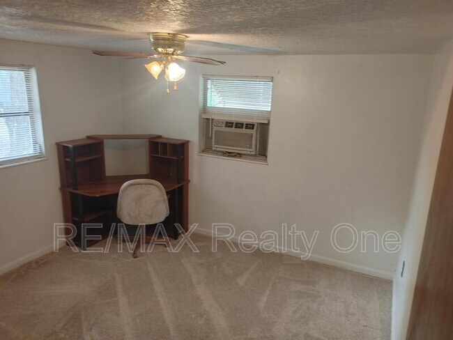 Foto del edificio - 9055 S Zanmar Dr