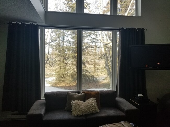 Building Photo - Beautiful Midtown Loft