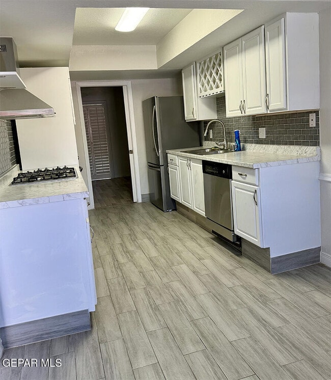Building Photo - 707 El Pinal Pl