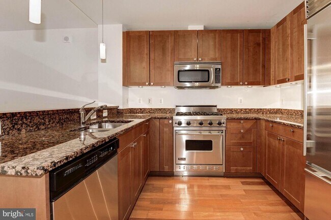 Foto del edificio - 2425 L St NW