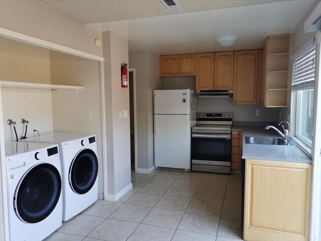 Foto del edificio - 4411 Seminole Way