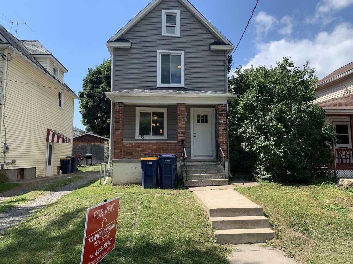 Primary Photo - 19 Allen St