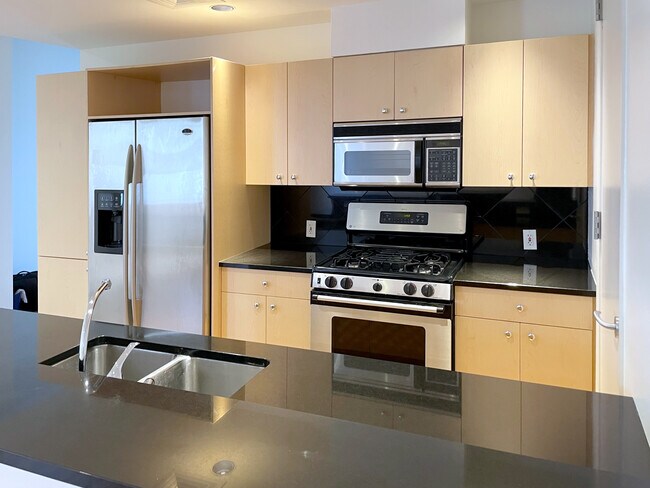 Foto del edificio - 901 W 9th St