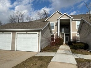 Building Photo - 1452 Fox Pointe Cir