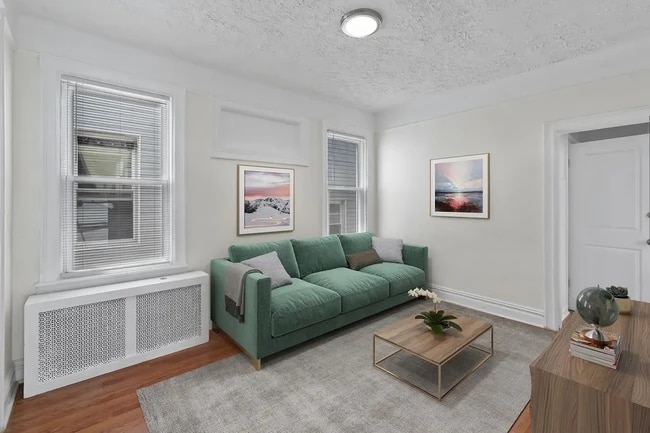 Building Photo - 725 Garfield Ave