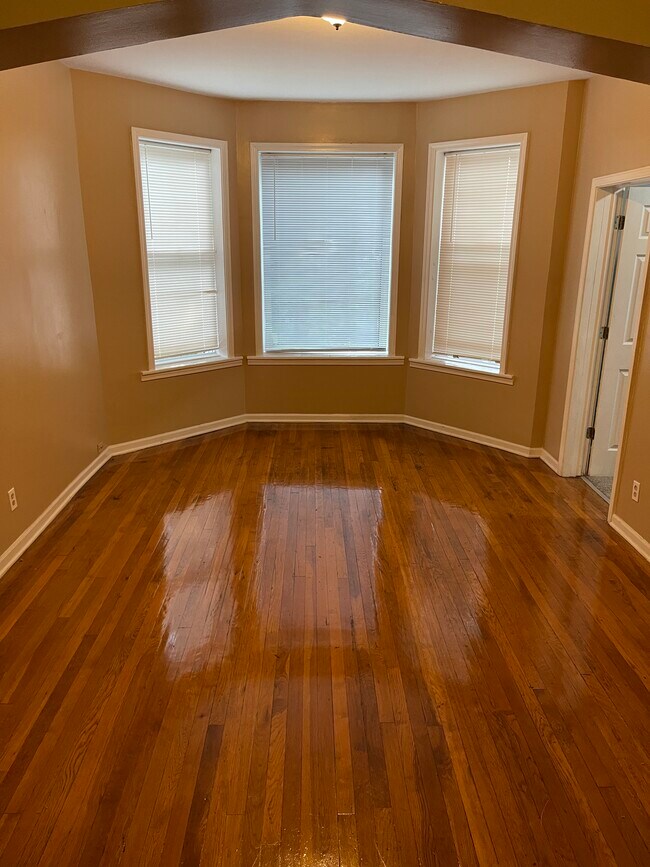 Foto del edificio - 6739 S Emerald Ave