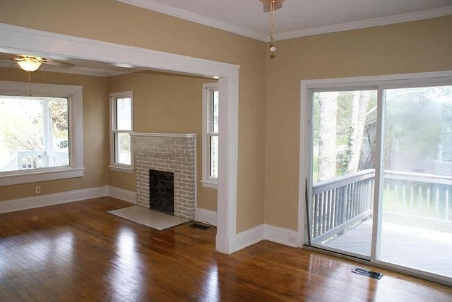 Foto del edificio - Knoxville 37920 - 3 bedroom 1 bath - call ...