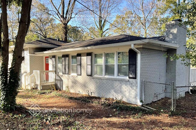 Foto del edificio - 5747 Woodland Dr