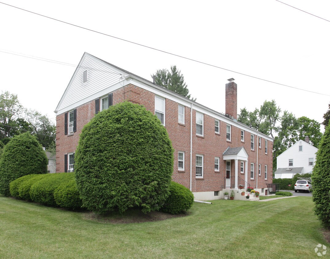 Primary Photo - Farmington Avenue Commons