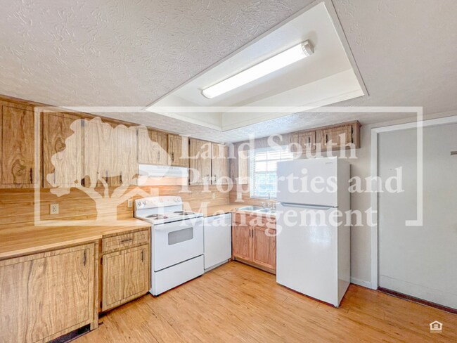 Foto del edificio - 704 Boyd Ct
